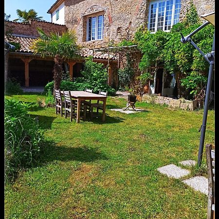 Le Dinanga Bed & Breakfast Léran Екстериор снимка